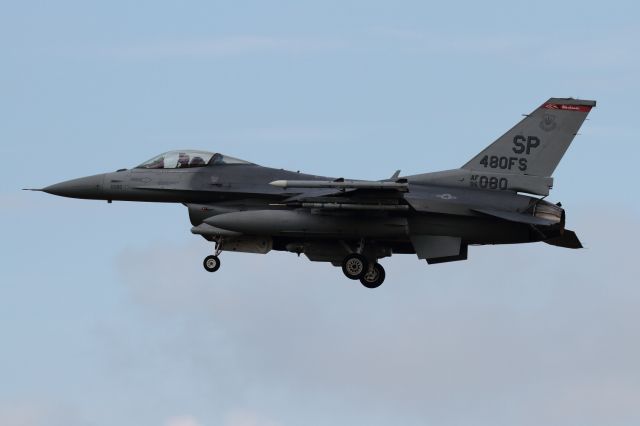 Lockheed F-16 Fighting Falcon —