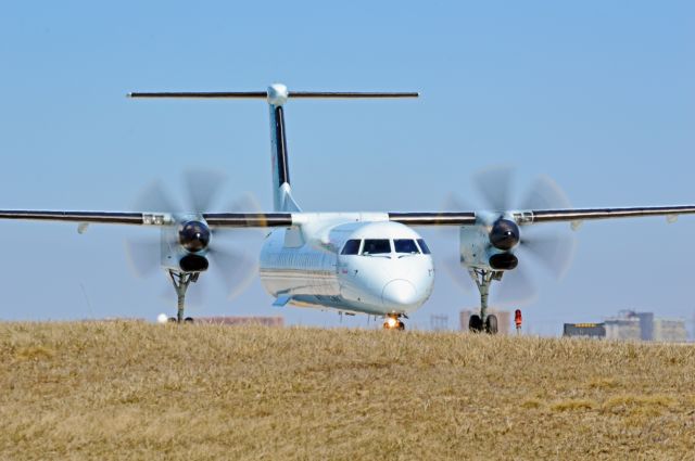 de Havilland Dash 8-400 (C-GGDU)