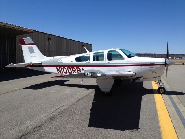 Beechcraft 35 Bonanza (N100RB)