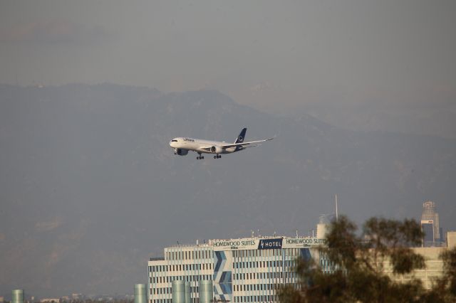 Airbus A350-900 (D-AIXP)
