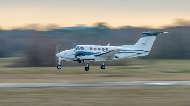 Beechcraft Super King Air 350 (N627MG) - January 26, 2021 Beech Super King Air B350 landing runway 35L at EFD