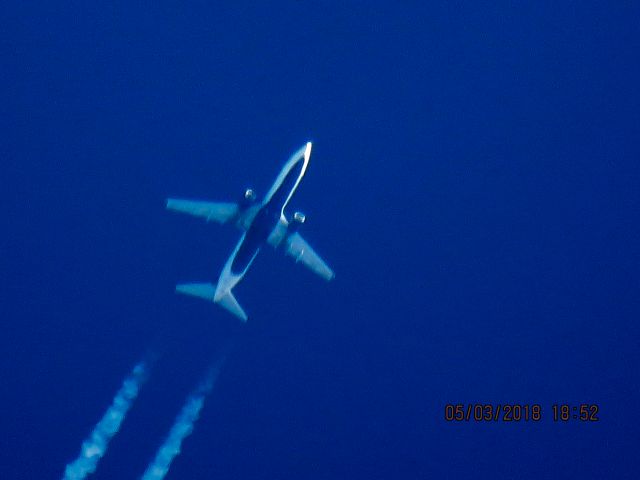 Boeing 737-800 (N375DA)