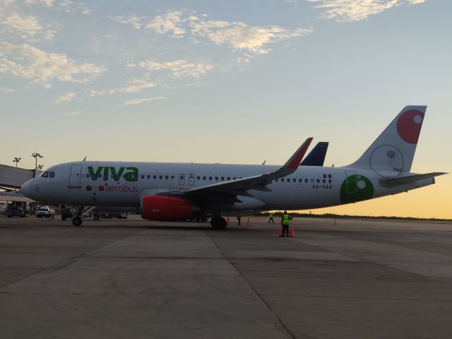 Airbus A320 (XA-VAQ)