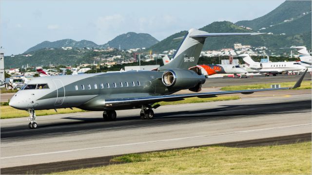 Bombardier Global 5000 (EAU56D)