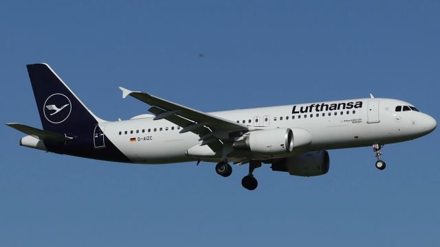 Airbus A320 (D-AIZC)