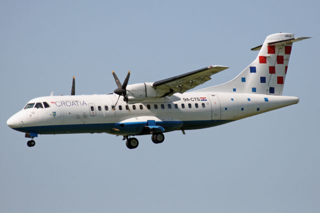 Aerospatiale ATR-42-300 (9A-CTS)