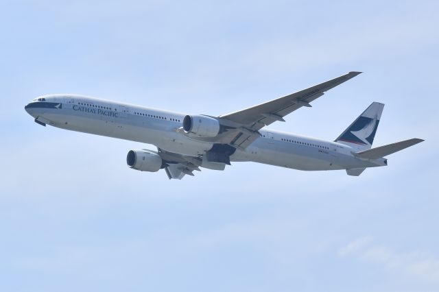 BOEING 777-300 (B-HNQ)