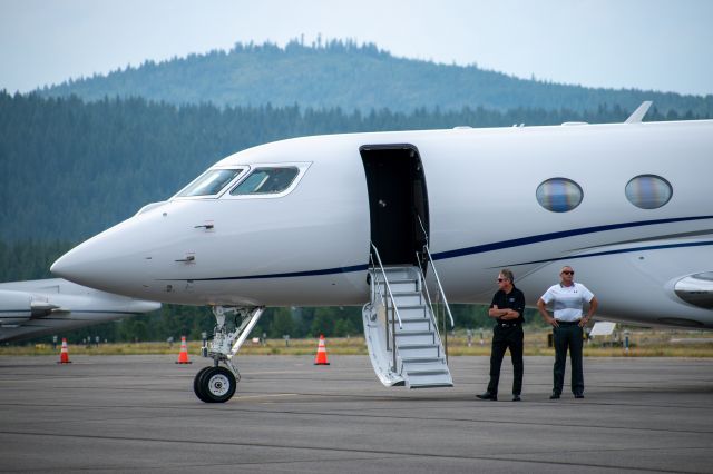 GULFSTREAM AEROSPACE G-7 Gulfstream G600 (N76PW) - See full image