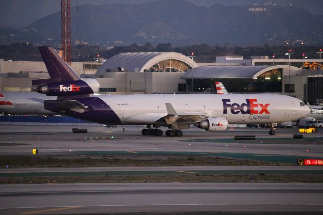 Boeing MD-11 (N592FE)