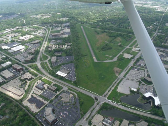 KISZ — - sad to see recently-closed Blue Ash Airport (outside Cincinnati). Closed Xs on what was runway 6/24