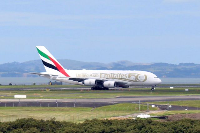 Airbus A380-800 (A6-EUU) - Auckland Airport Scenic Lookout, A6-EUU as UAE1QH or EK448 lands at Auckland Airports 05R.