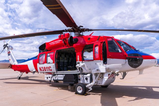 Sikorsky S-70 (N3811C)