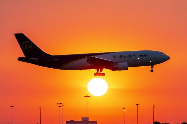 Airbus A300F4-600 (N129UP) - 10/7/2020