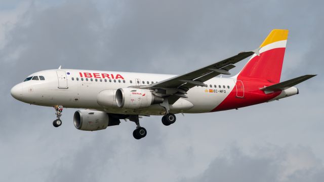 Airbus A319 (EC-MFO)