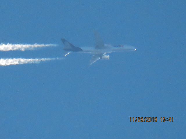 Boeing 757-200 (N943FD)