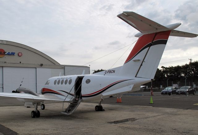 Beechcraft Super King Air 200 (C-FBCN) - Visitors from Canada - welcome to the US!