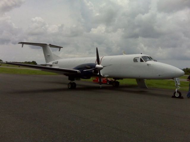 Beechcraft 1900 (N114AX)