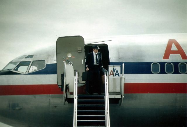 BOEING 727-200 — - KSJC - American Airlines 727 Pilot is last to leave this jet after a fun day of flying.