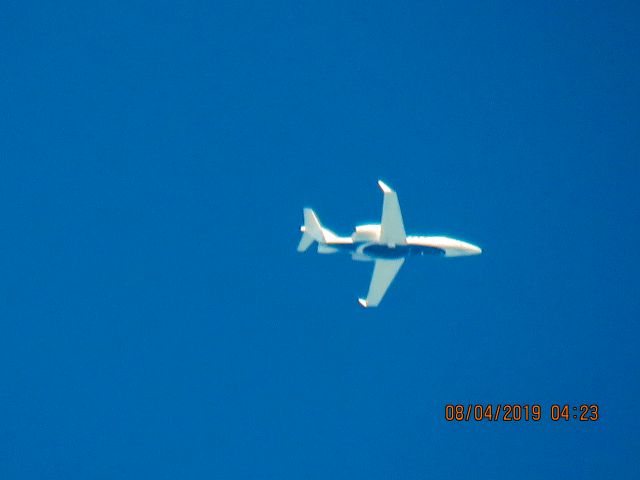 Learjet 40 (N990WA)