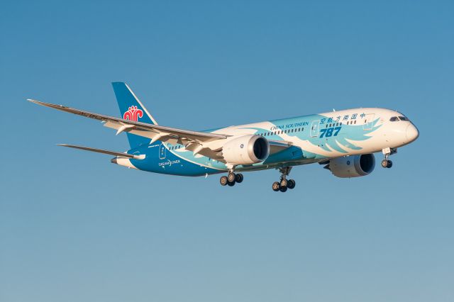 Boeing 787-8 (B-2735) - China Southerns Boeing B788 Dreamliner landing at New Zealands Christchurch International Airport just before sunset at 16:12 on 1 June 2016. The golden rays of the setting sun are beginning to show up clearly on the fuselage.