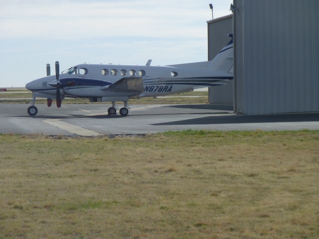 Beechcraft Super King Air 200 (N878RA)