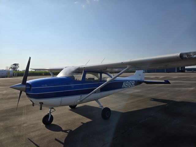 Cessna Skyhawk (N8169L)