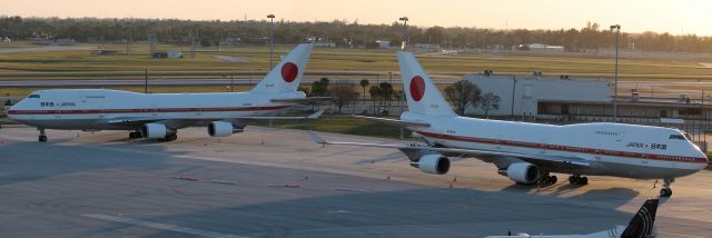 Boeing 747-200 (20-1102) - Japanese "Air Force One" and "Air Force two"