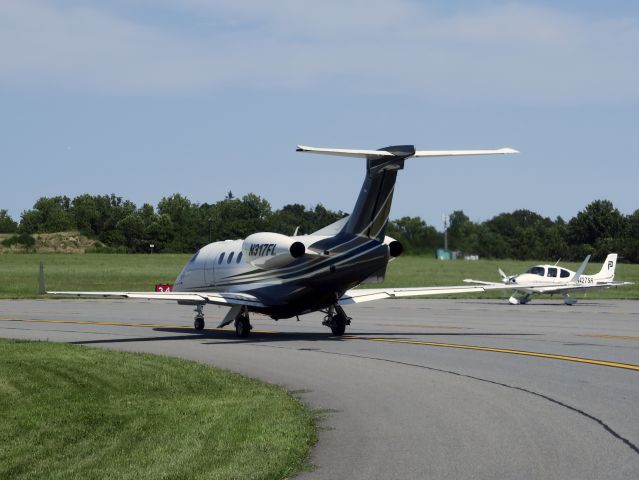 Embraer Phenom 300 (N317FL) - 16 July 2015