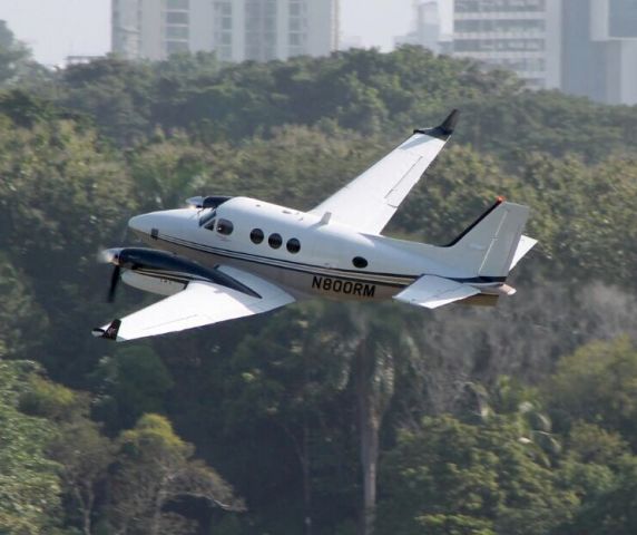 Beechcraft King Air 90 (N800RM) - Takeoff Runway 01 MPMG