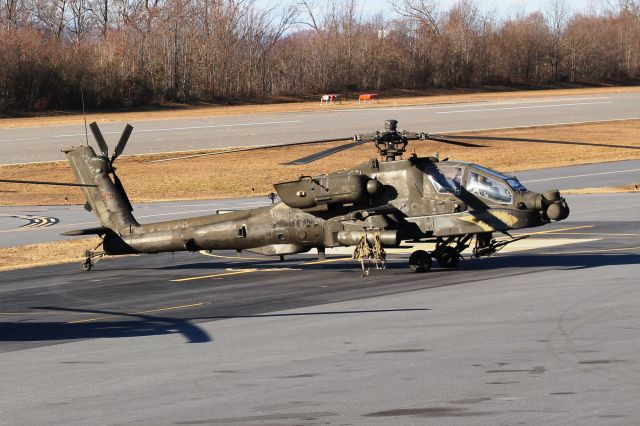 — — -  AH-64 Apache visiting KHKY. Serial number 75520