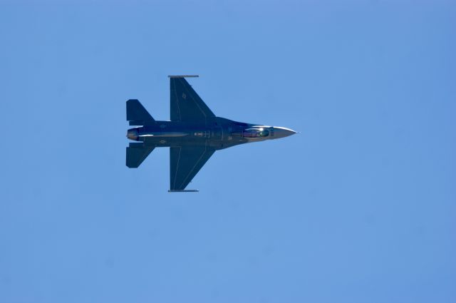 Lockheed F-16 Fighting Falcon — - Miramar air show 2016
