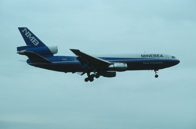 McDonnell Douglas DC-10 (N10MB) - Final Approach to Narita Intl Airport Rwy16R on 1997/07/31