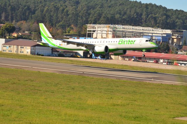 EMBRAER ERJ-190-400 (EC-NEZ) - EC-NEZ Landing At LEVX From GCXO. 06-11-2021