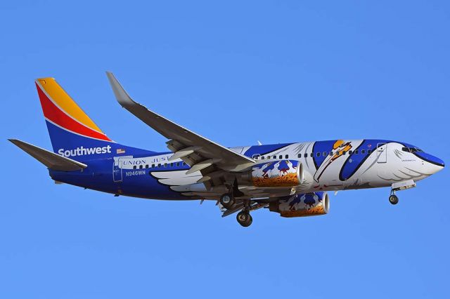 Boeing 737-700 (N946WN) - Southwest Boeing 737-7H4 N946WN Louisiana One at Sky Harbor on May 22, 2018.