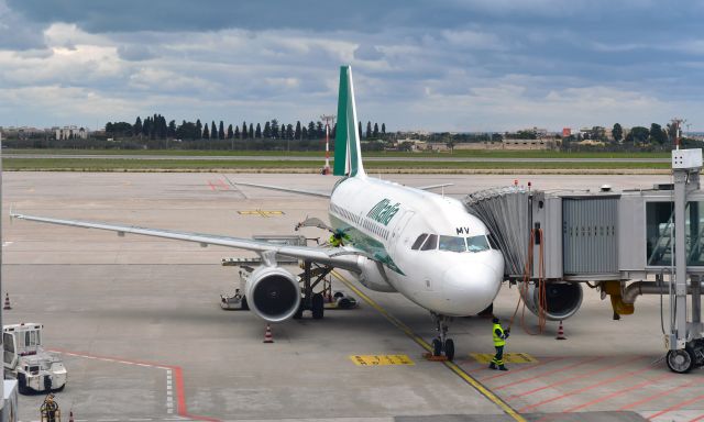 Airbus A319 (EI-IMV) - Alitalia Airbus A319-111 EI-IMV in Bari 