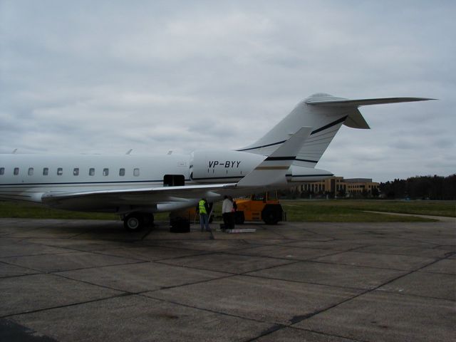 Bombardier Global Express (VP-BYY) - Midroc Aviation Global Express at Farnborough