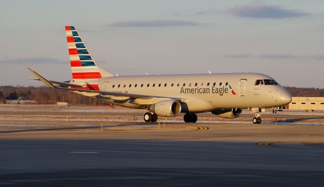 Embraer 170/175 (N235NN)