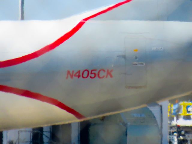 BOEING 737-400 (N405CK)