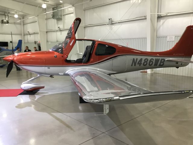 Cirrus SR22 Turbo (N486WB)