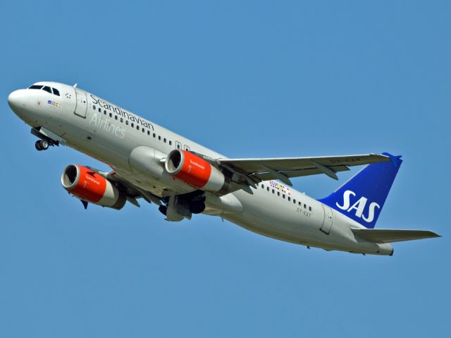 Airbus A320 (OY-KAY)