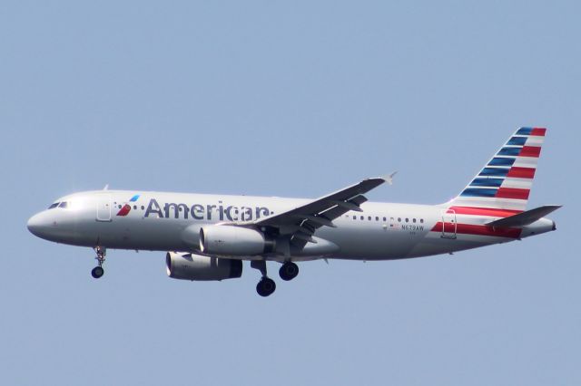 Airbus A320 (N679AW) - Landing from Charlotte, North Carolina