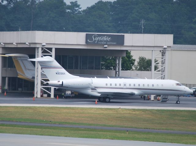 Bombardier Global Express (N320GX) - STEFL AIR I LLC - 8/3/10