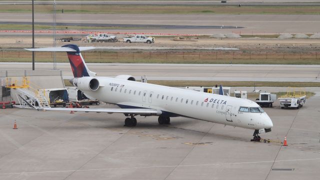 Canadair Regional Jet CRJ-900 (N308PQ)