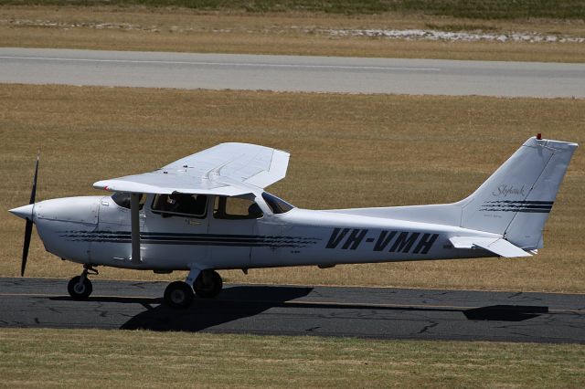 Cessna Skyhawk (VH-VMH) - on 26 November 2017