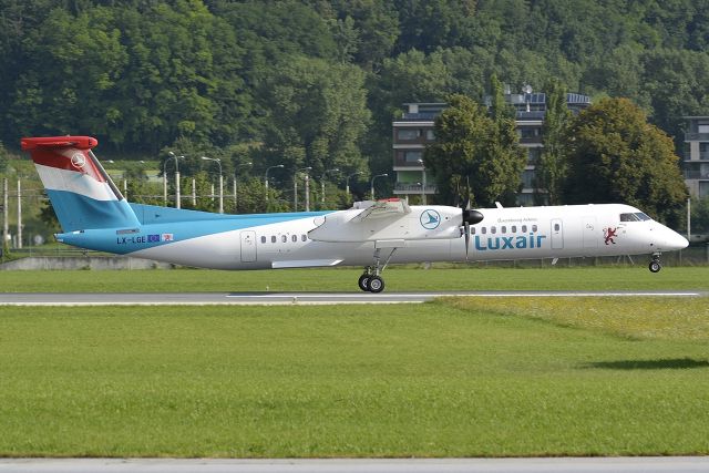 de Havilland Dash 8-400 (LX-LGE)