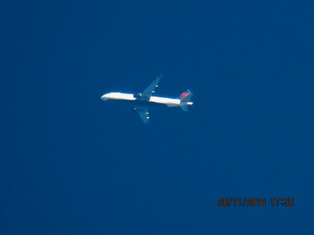 Embraer ERJ 175 (N205JQ)