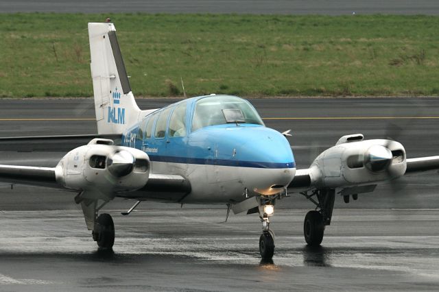 Beechcraft Baron (58) (PH-BYB) - KLM LUCHTVAARTSCHOOL