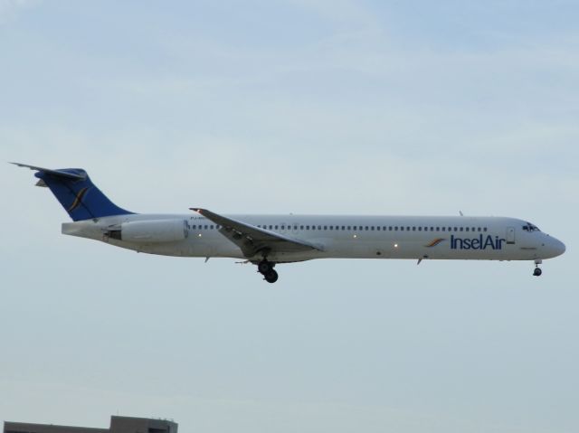 McDonnell Douglas MD-83 (PJ-MDE)