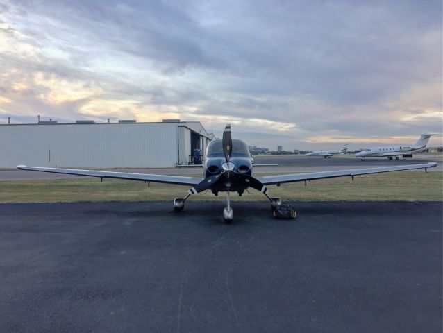 Cirrus SR-22 (N332DA)