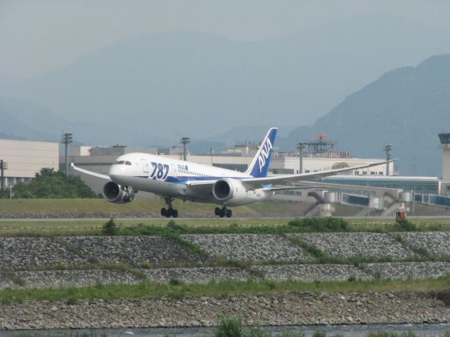 Boeing 787-8 (JA803A)